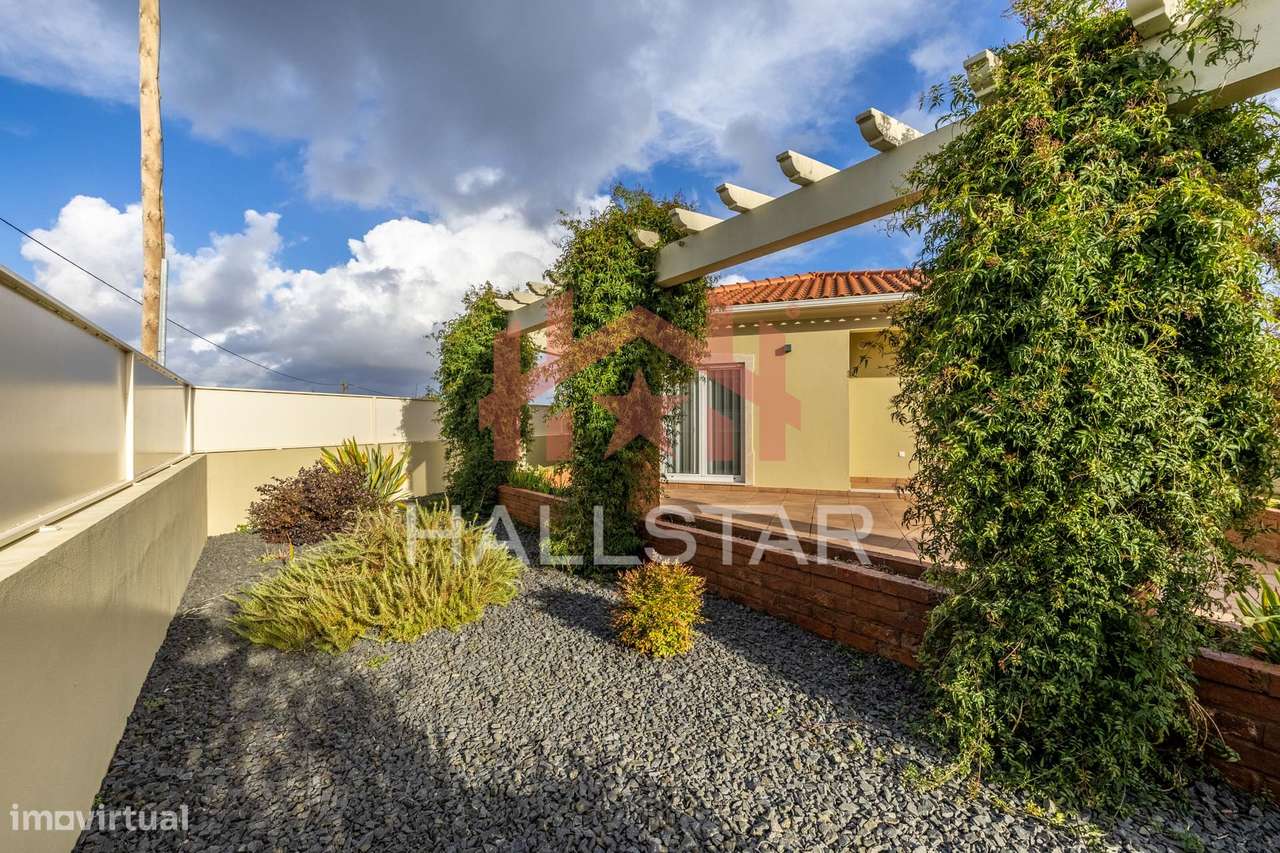 Moradia de Luxo T4 / Lote com 890m² / Marinha Grande-53