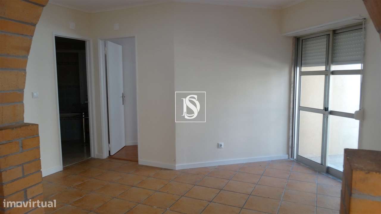 Apartamento T2 Venda na Tapada das Mercês-4