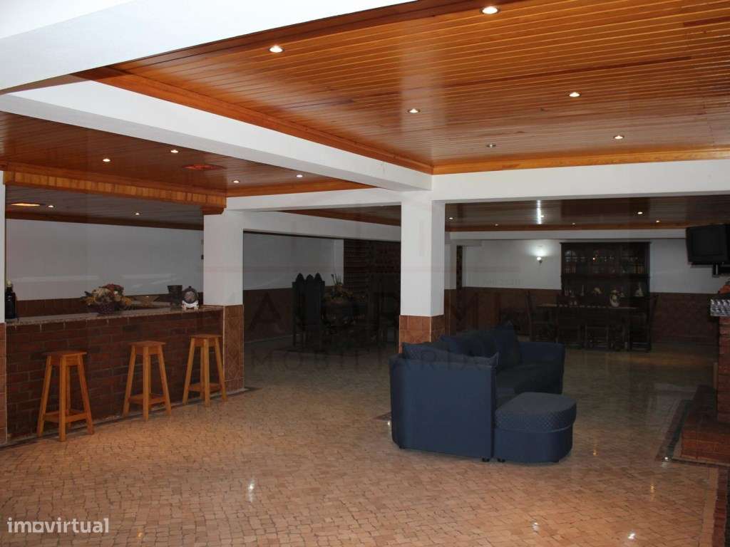 Luxuosa moradia T5 + 1 em Rio Maior-33