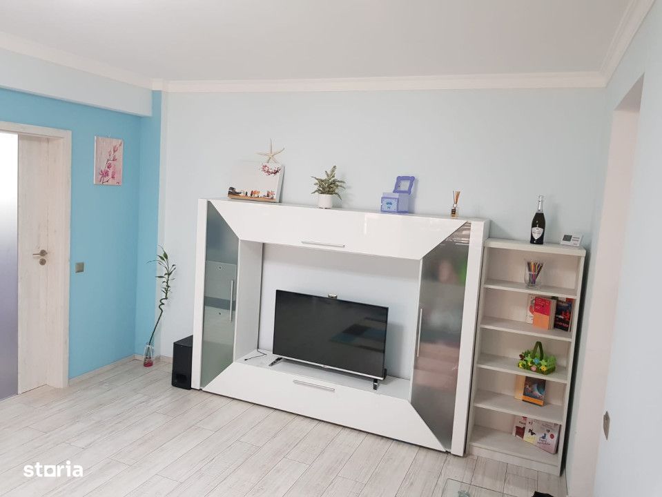 Apartament de 3 camere, 67 mp, zona Stejarului