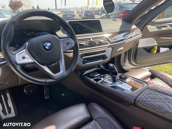 BMW Seria 7 745Le xDrive - 32