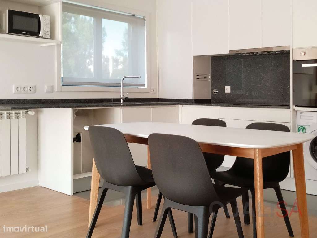 Apartamento T1 seminovo equipado e mobilado, com varanda e garagem ... - Grande imagem: 3/24