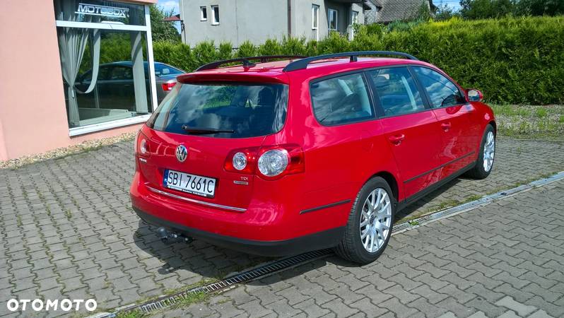 Volkswagen Passat 1.6 TDI DPF BlueMot Trendline - 4