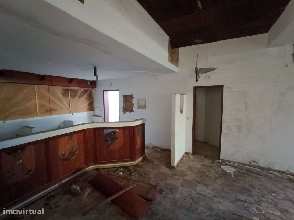 PRÉDIO PARA SERVIÇOS-10