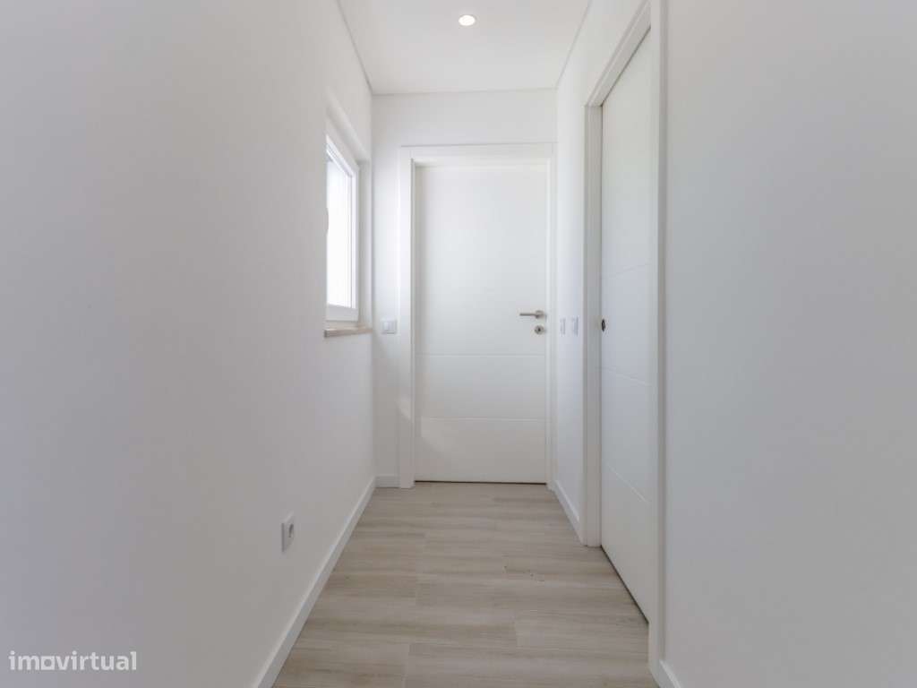 Moradia T4+1 Nova com Piscina Aquecida e Ginásio em Vidro Luxo, Con...-16