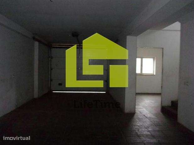 Moradia T4 em Castro Daire-5