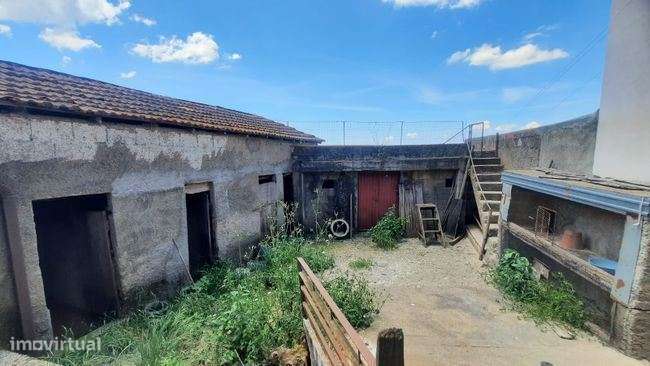 Moradia T3 com 2 Garagens, Terreno e Vista Panorâmica na zona de Br... - Grande imagem: 5/12