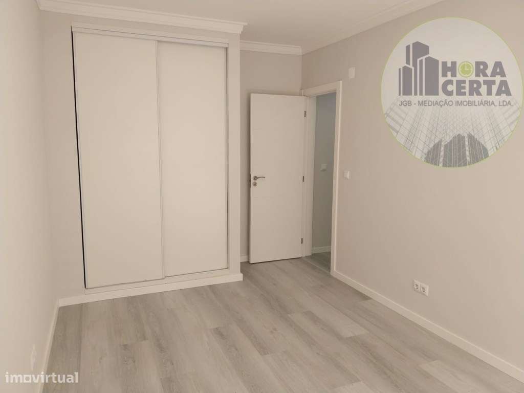 Apartamento T2 em Corroios!-13