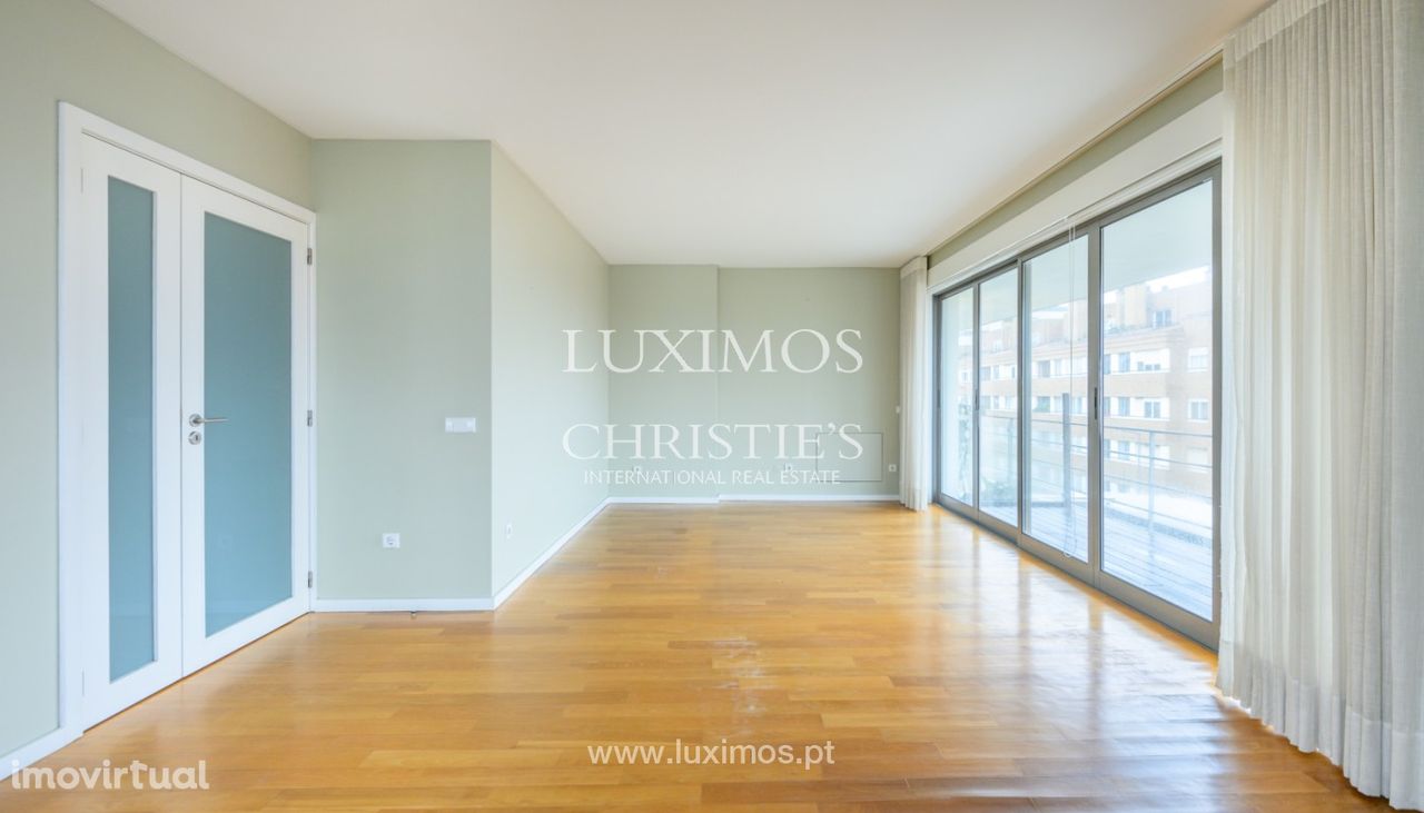 Apartamento T4 Duplex com varanda, para venda, em Matosinhos Sul