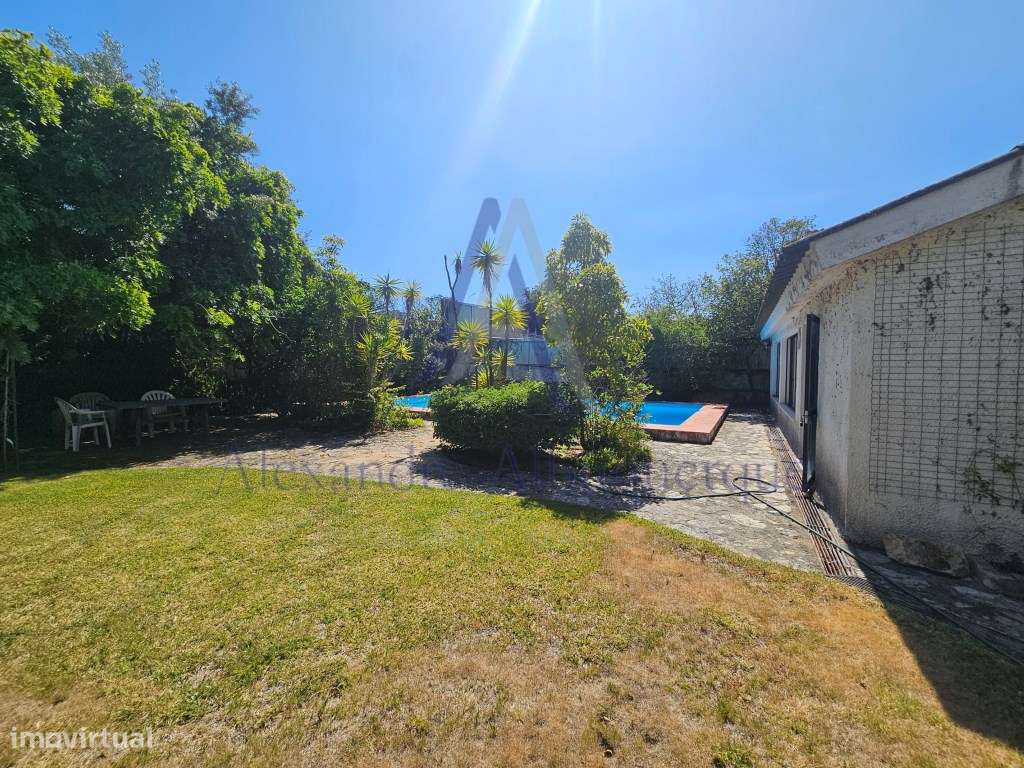 Excelente Moradia Isolada T4 na Charneca da Cotovia-22