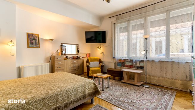 Duplex interbelic cu farmec istoric, in inima Clujului, Str. Crisan-7