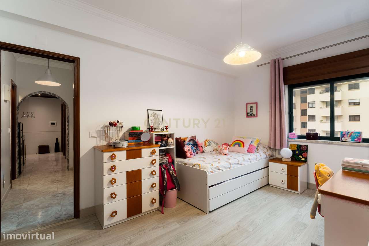 Apartamento T2 em Loures com Vista e Garagem - Grande imagem: 5/24