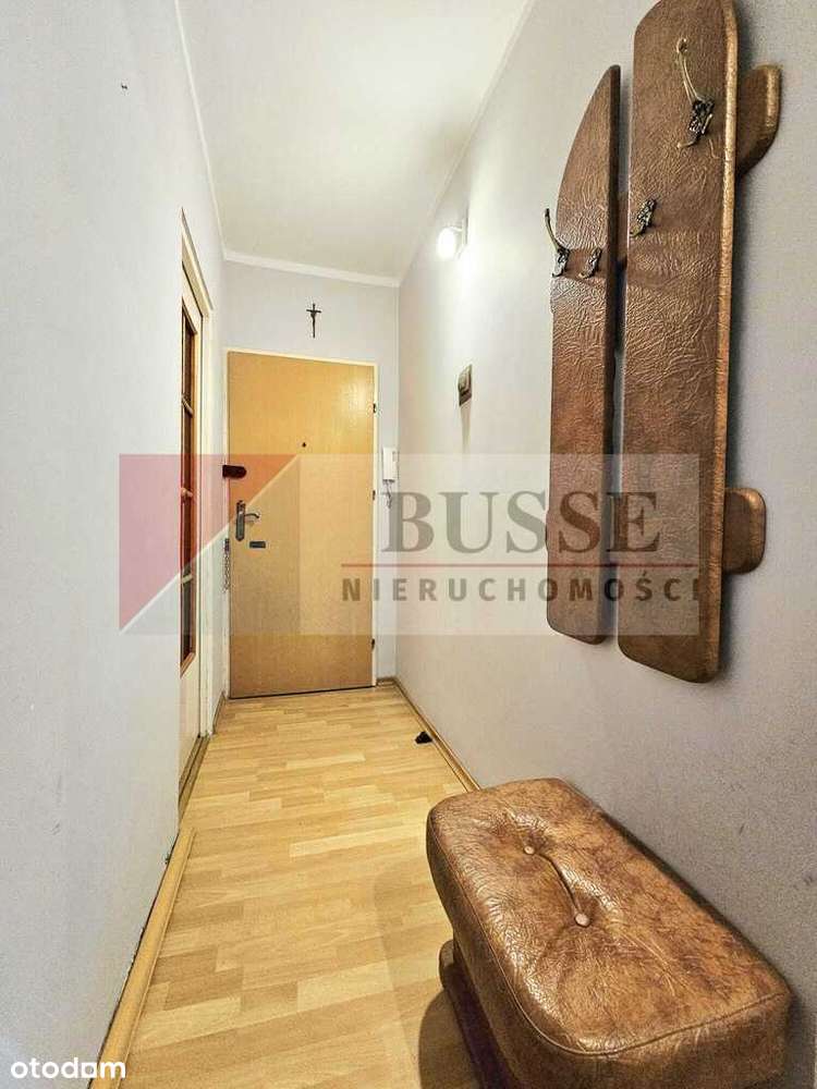 4 pok. na os. Zawadzkiego-Klonowica w niskim bloku-16