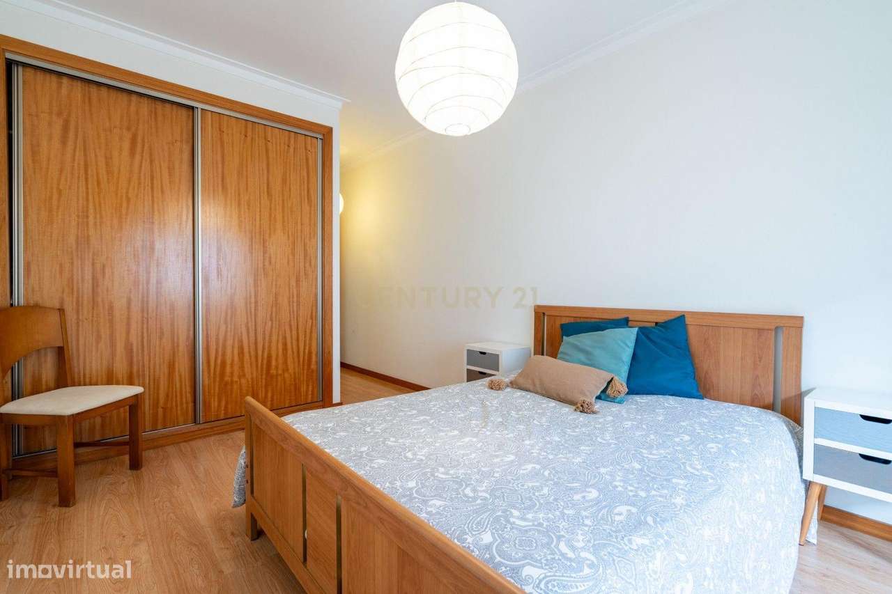 Excelente Apartamento T2 com elevador e garagem-21