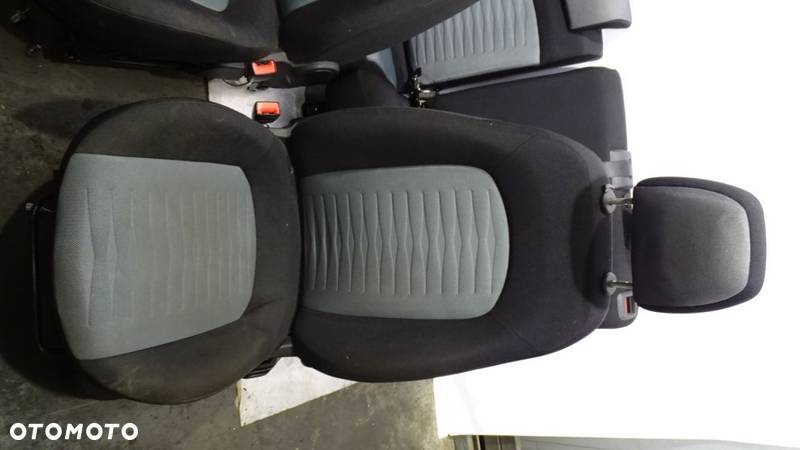 FOTELE KOMPLET FIAT GRANDE PUNTO 1.4 - 5