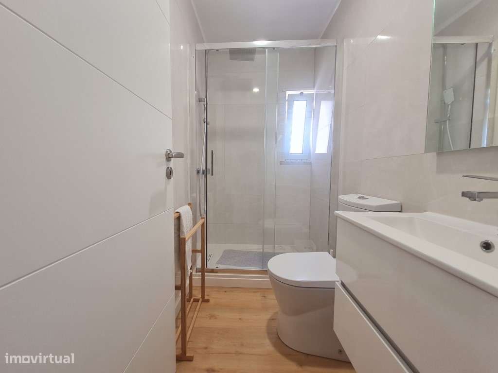 Vende-se T2+1 remodelado no centro-19