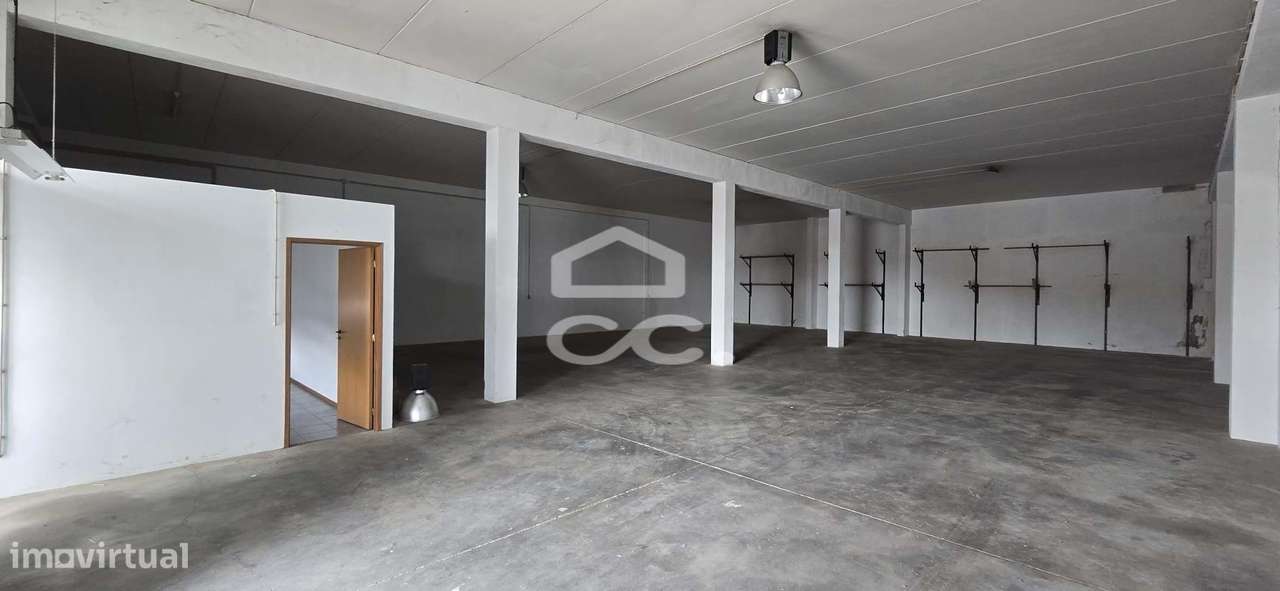 Armazém funcional em Selho, Guimarães-6