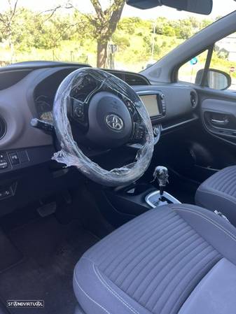 Toyota Yaris 1.5 HSD Comfort - 6