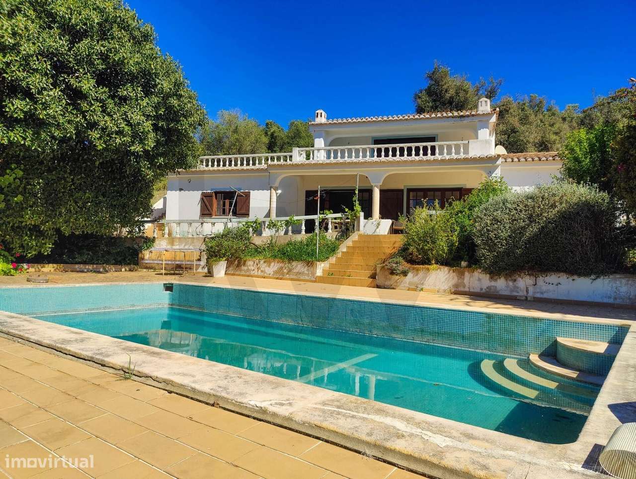 Quinta em Arão- T3+1 com piscina e terreno de 8000m2-0