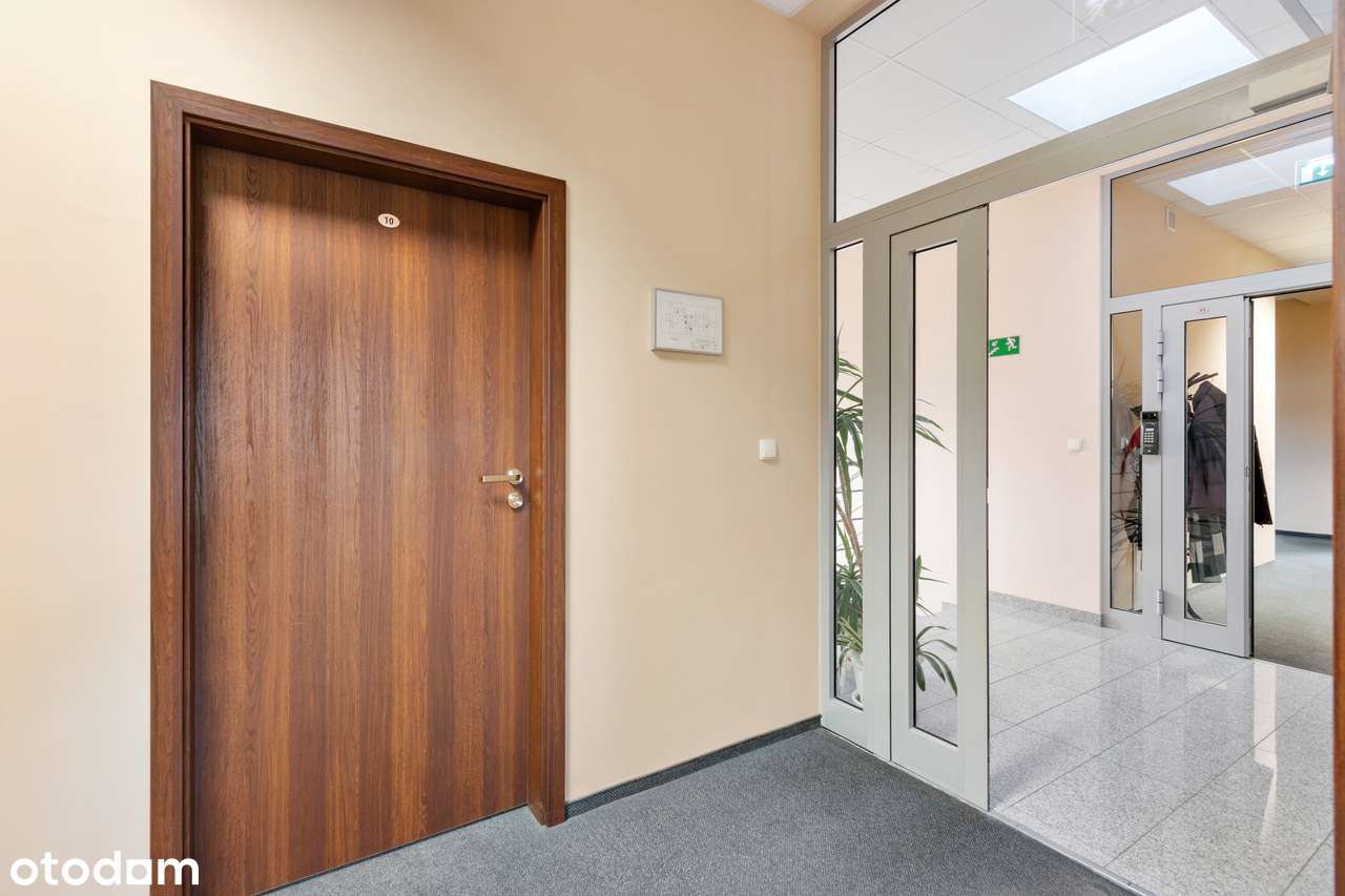 BUDYNEK BIUROWO-USŁUGOWY 469 m², Magazyn, Duży parking, ROI 8,5–9%-11