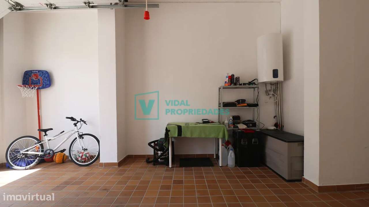 Apartamento T2 com garagem em box e piscina-36