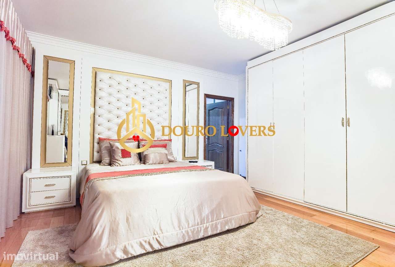Moradia T4 com Piscina e Jardim em Ferreira - Paços de Ferreira-23