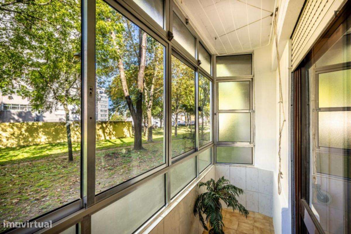 Quarto - localizado em Paranhos Porto - Grande imagem: 3/7