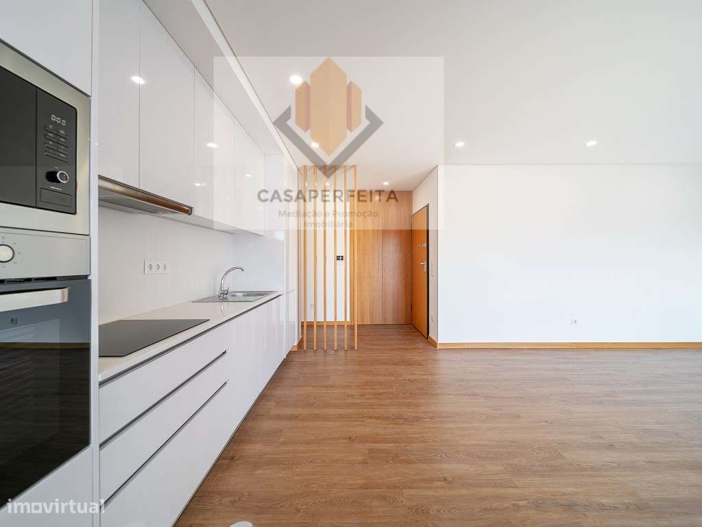 Apartamento T1 Novo com Varanda Ampla e Lugar de Garagem - Oliveira...-13