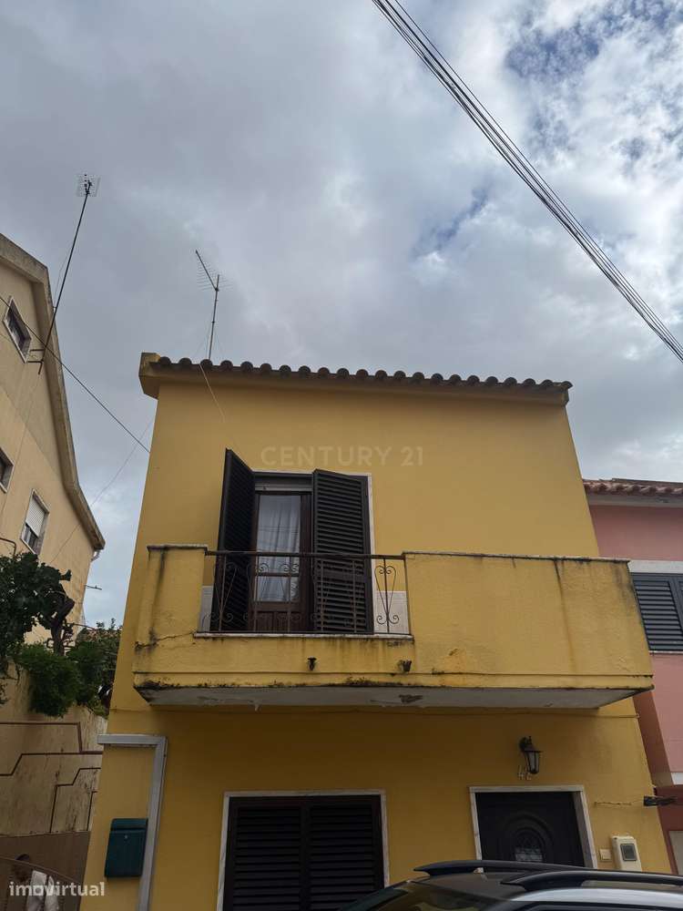 Oportunidade unica...  três assoalhadas e sótão!-2