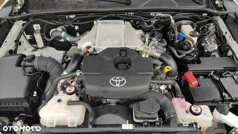 Toyota Hilux - 30