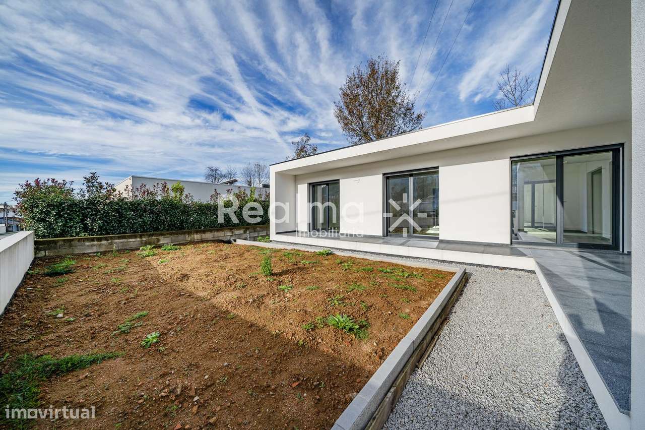 Moradia Térrea T3+Escritório em Este S.Mamede-Braga-39