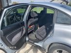 Volkswagen Passat 1.9 TDI Highline - 8