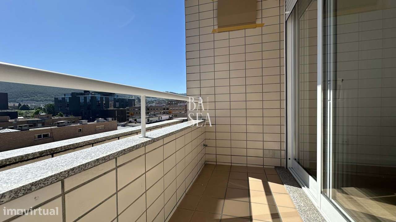 Apartamento T3 totalmente remodelado em Lamaçães Braga-18