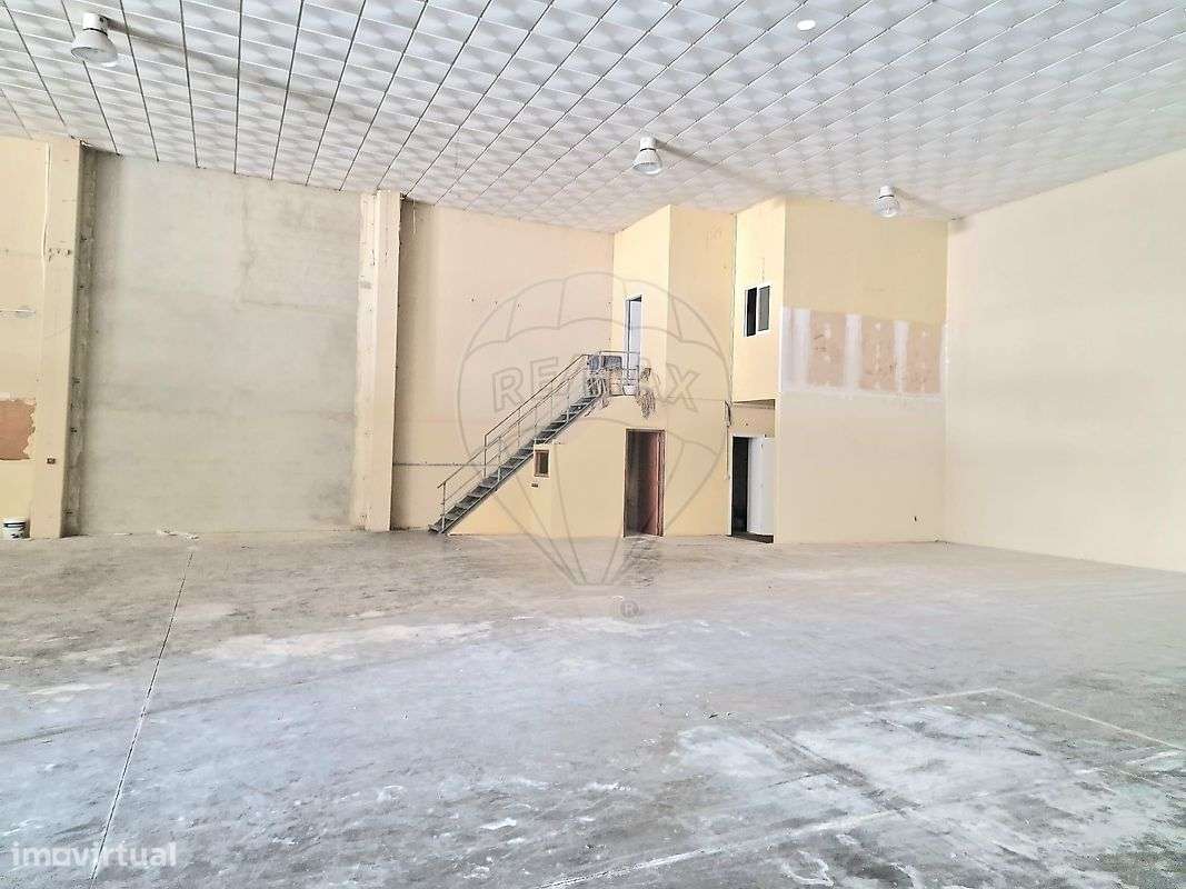 Armazém T3 para venda-21