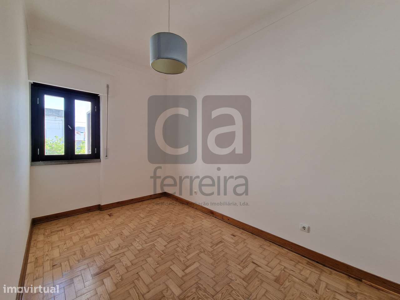 Apartamento T3 com Logradouro e Garagem/Loja – Almeirim-20