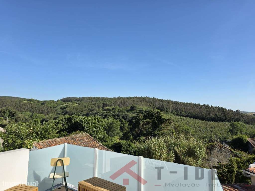 Moradia Renovada com Espaço Exterior-29