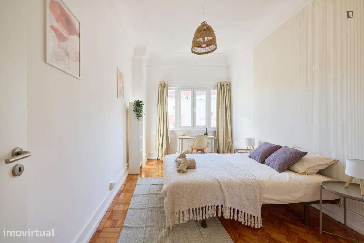 Quarto - localizado em Alameda Lisbon - Grande imagem: 2/10