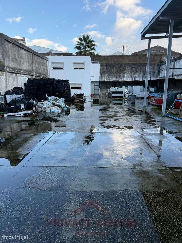 Armazém para arrendamento em Sacavém - Grande imagem: 4/7