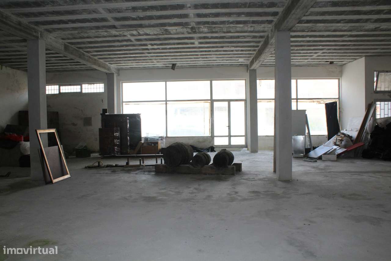 Loja  Venda em Lustosa e Barrosas (Santo Estêvão),Lousada - Grande imagem: 5/5