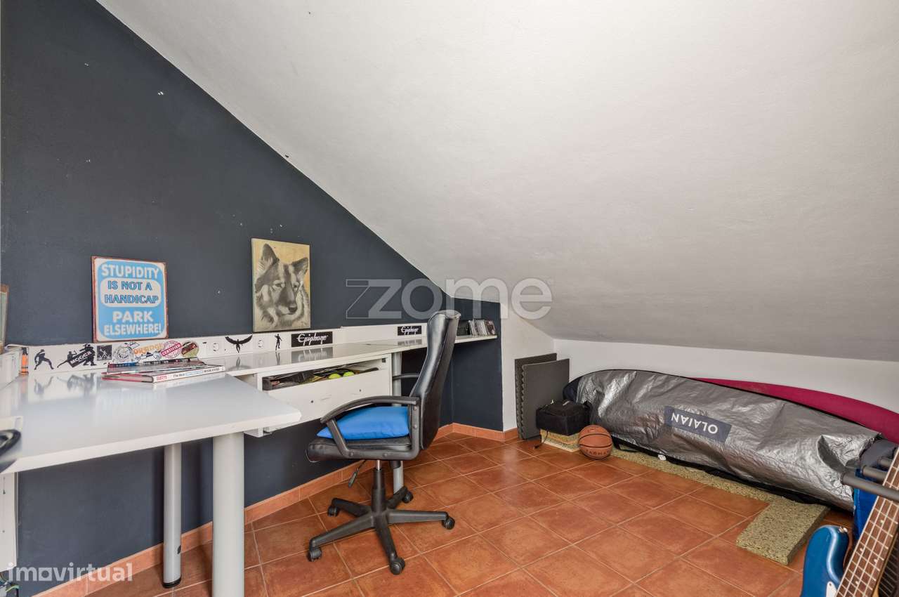 T3 / T4 Duplex com Terraços em Condomínio com Piscina – Francelos-7