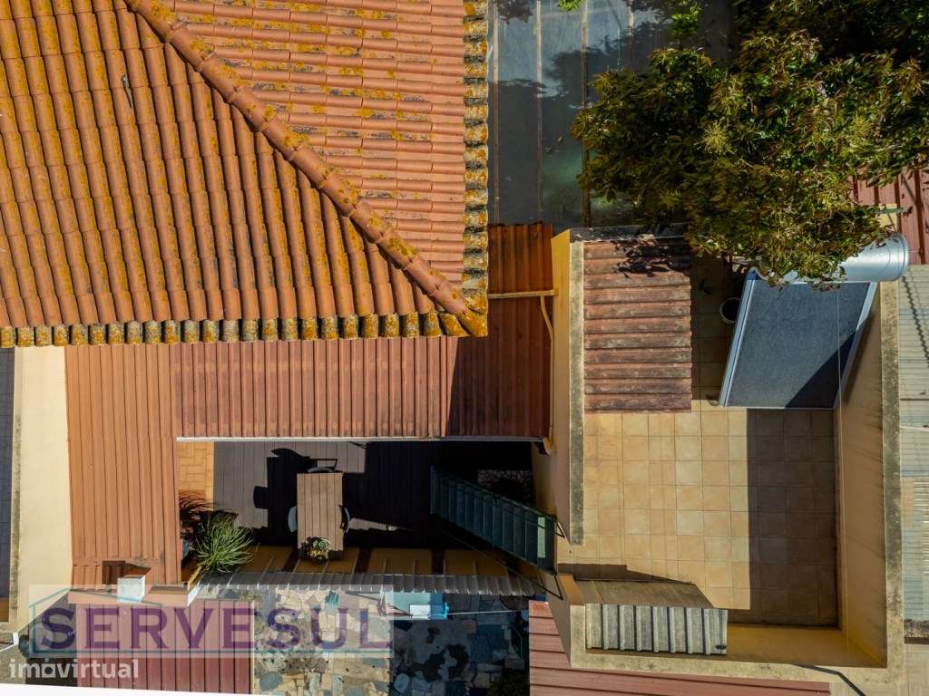 Excelente oportunidade! Confortável Moradia em banda com 3 quartos,...-32