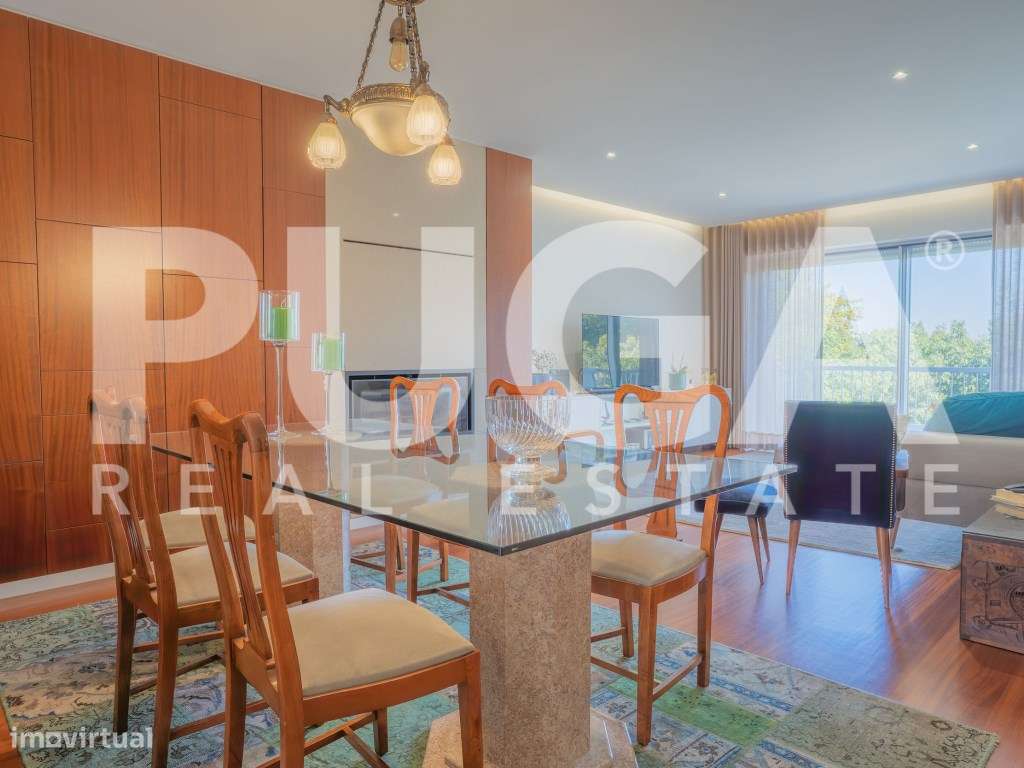Apartamento de Prestígio na Praça Velásquez - Porto-12