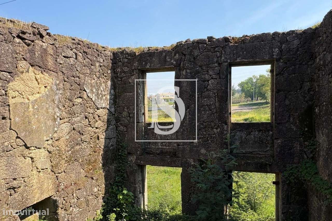 Terreno de 6.980m2 com ruína em Tondela - Grande imagem: 3/17