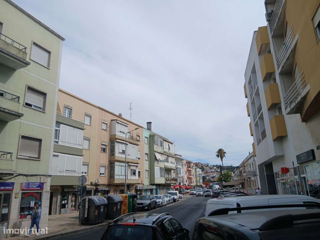 T2 renovado em Odivelas, Lisboa-21