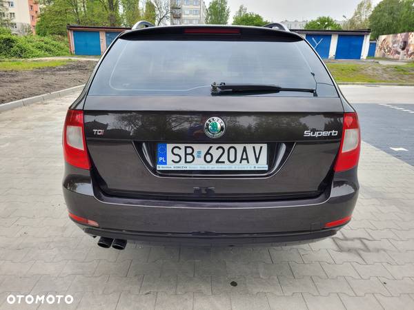 Skoda Superb 2.0 TDI Elegance - 10