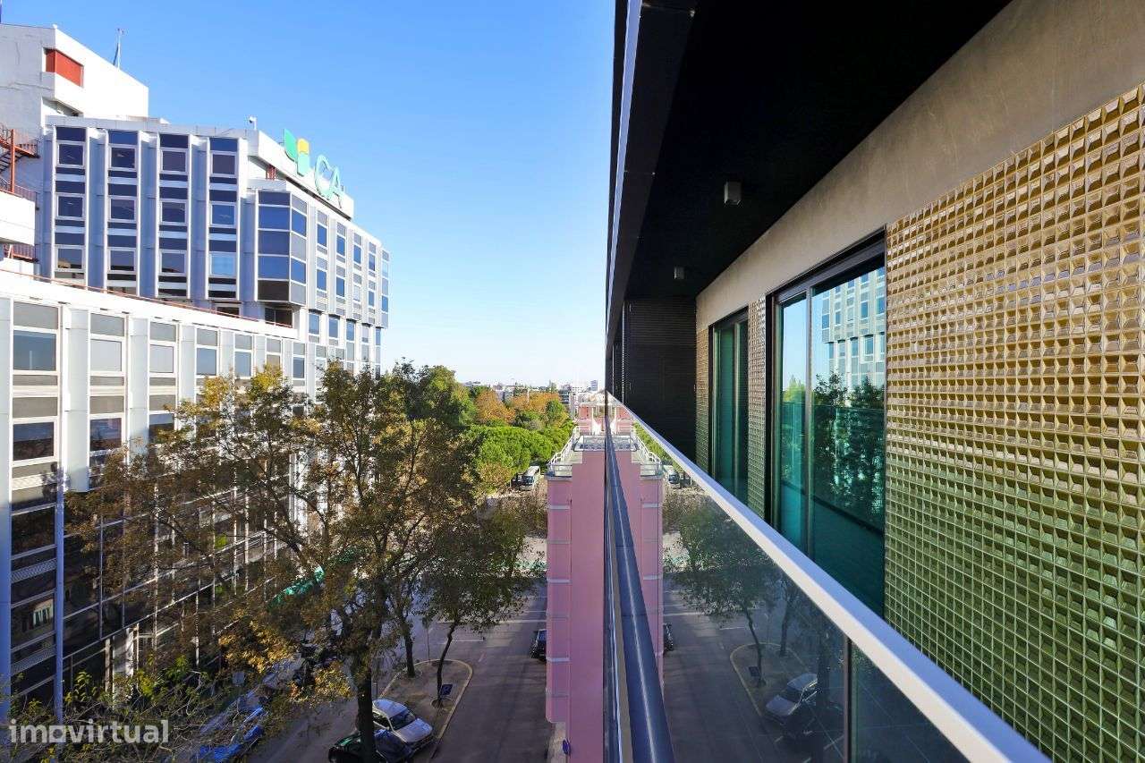 Apartamento T3 com 177m2 no edifício Varino 04-20