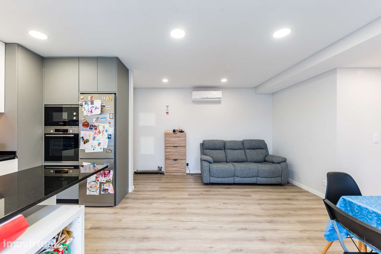 T2 Casal de Cambra | Seminovo | Garagem e Varanda - Grande imagem: 5/17