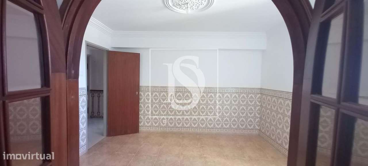 Apartamento T3 c/ arrecadação em Monte Abraão, Sintra-5