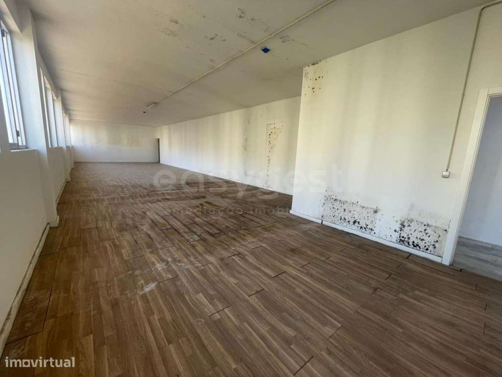 Armazém industrial de grande dimensão, localizado a 2 minutos do ce... - Grande imagem: 3/32