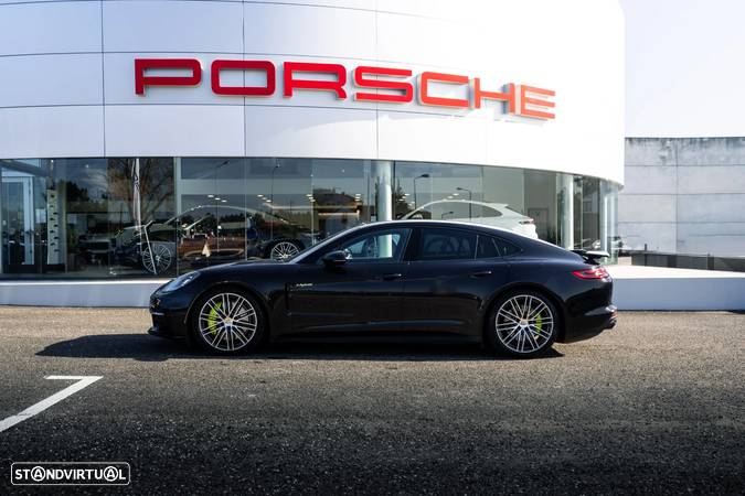 Porsche Panamera 4 E-Hybrid - 38